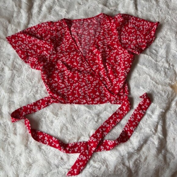 Shein Ladies Red White Floral Crop Wrap Top V-Neck Short Sleeve Blouse Size XS - Picture 1 of 9